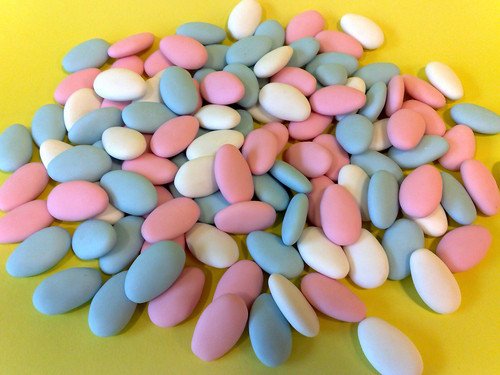 Chocolade Pastilles Wit Roze Blauw 200 Gram