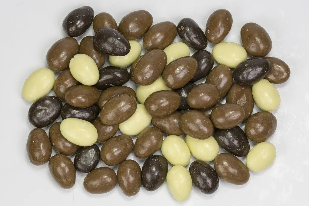 CandyOnline - Chocolade Amandelen Melk/Wit/Puur 200 Gram