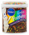 Pillsbury - Funfetti Schokoladen-Fudge-Glasur 443 Gramm